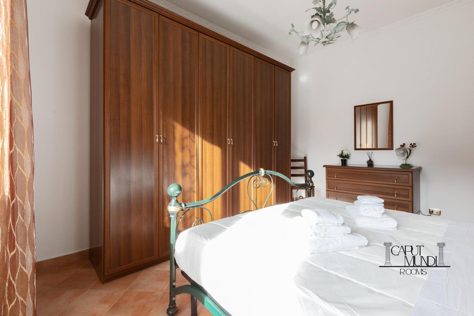 Caput Mundi Rooms - 100Mt To Metro A, Terrace, A-C, 15 Min To Center Rome Luaran gambar