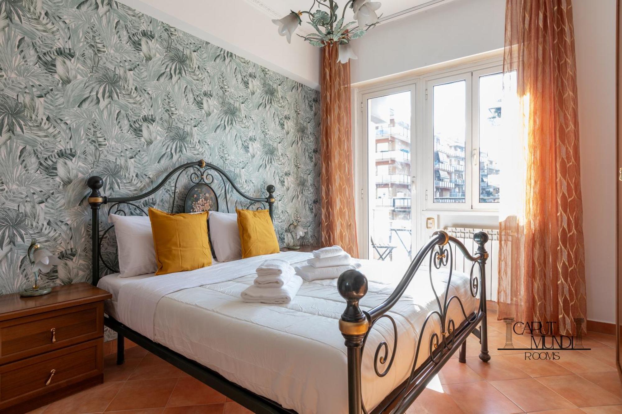 Caput Mundi Rooms - 100Mt To Metro A, Terrace, A-C, 15 Min To Center Rome Luaran gambar