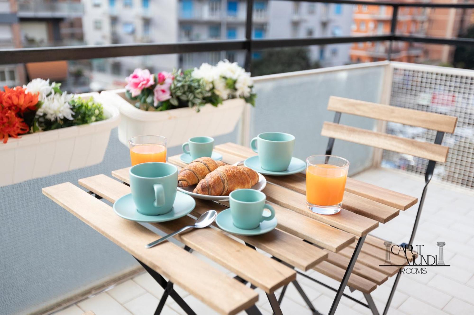 Caput Mundi Rooms - 100Mt To Metro A, Terrace, A-C, 15 Min To Center Rome Luaran gambar