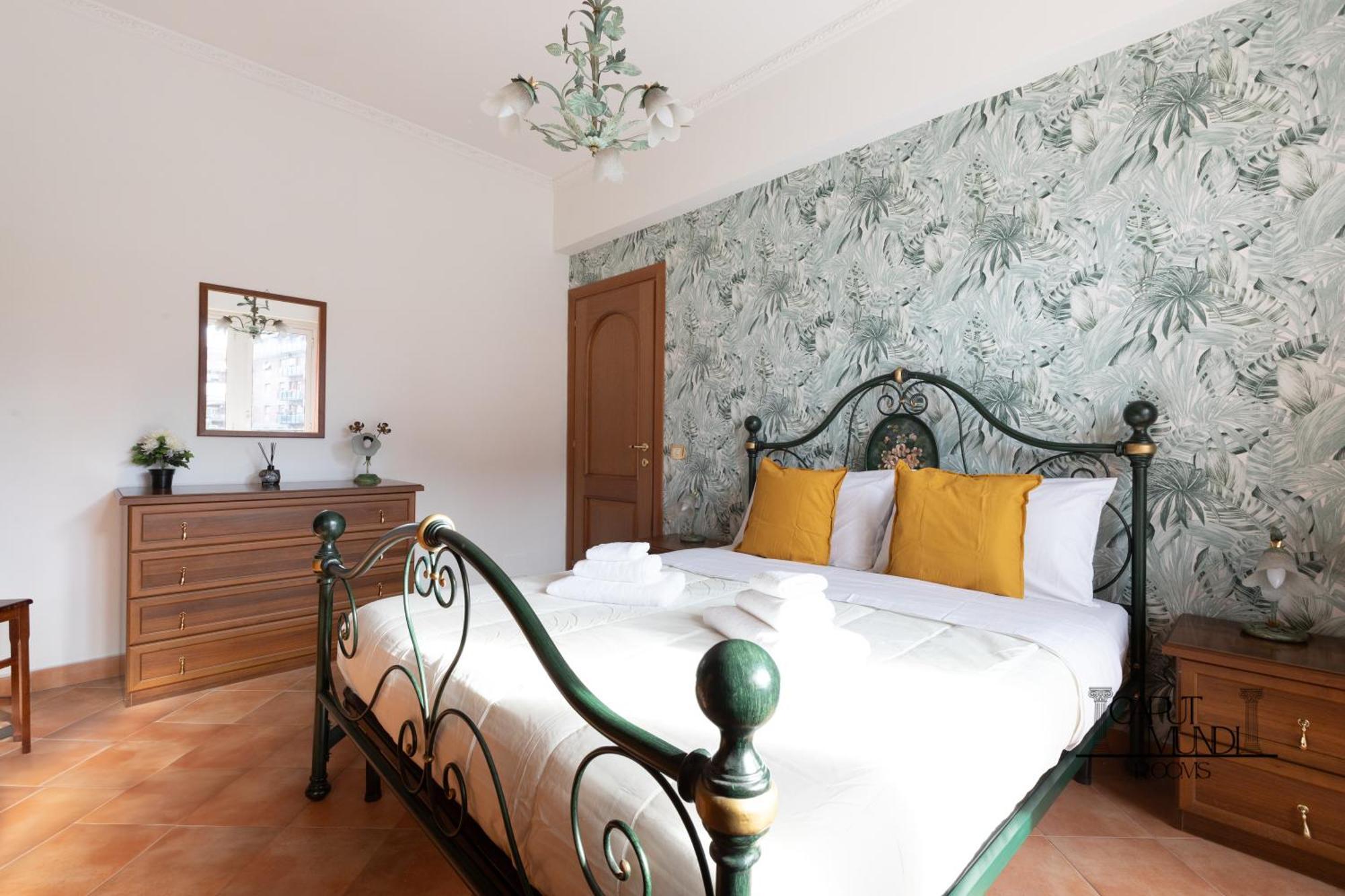 Caput Mundi Rooms - 100Mt To Metro A, Terrace, A-C, 15 Min To Center Rome Luaran gambar
