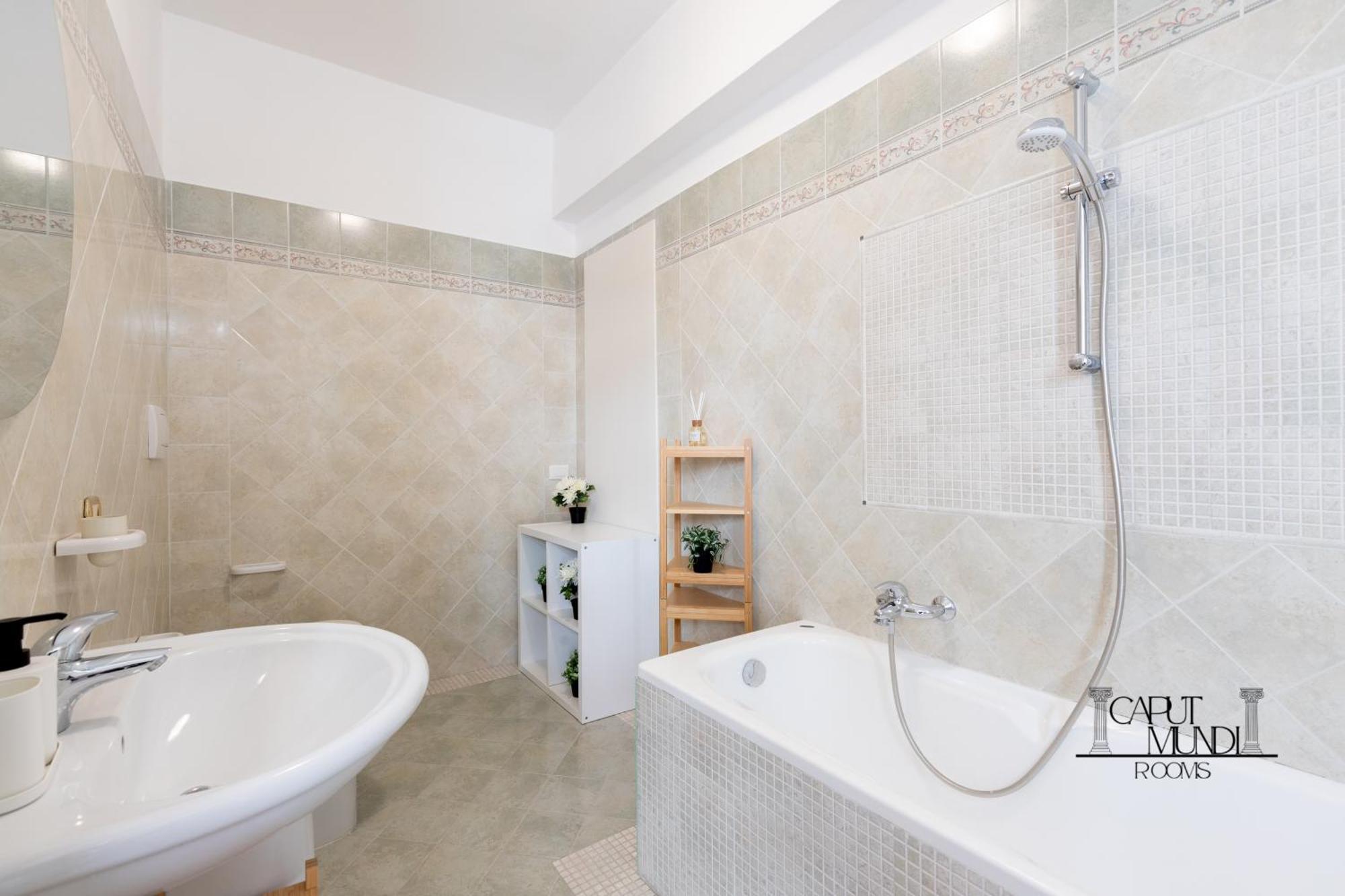 Caput Mundi Rooms - 100Mt To Metro A, Terrace, A-C, 15 Min To Center Rome Luaran gambar